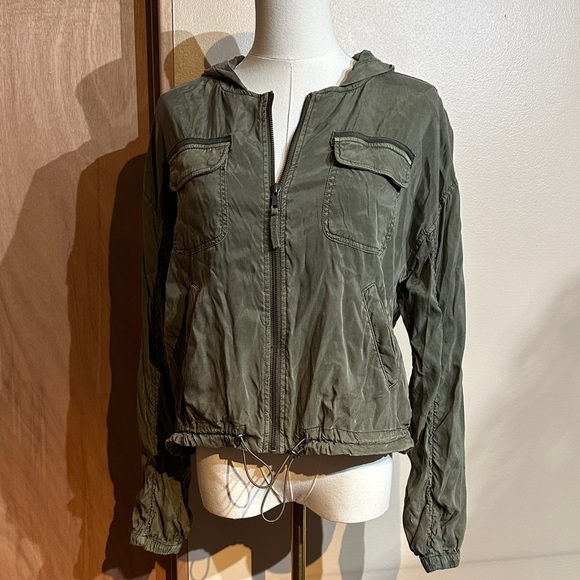 Marrakech Utility Jacket in Olive Green - Picture 1 of 3